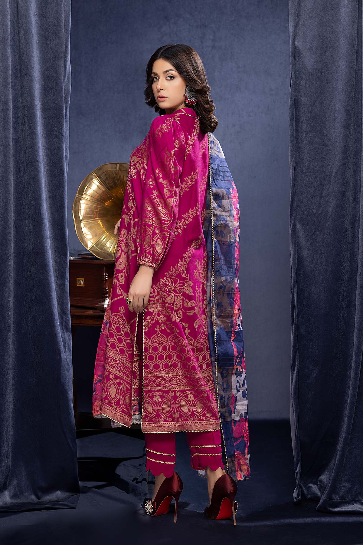 3-Pc RTW Broshia Jecquard Shirt With Zaari Dupatta and Qlot Trouser