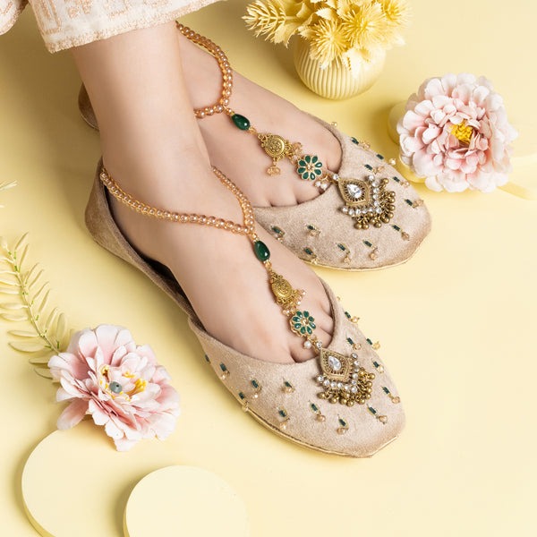 Step Into Tradition – The Exclusive Handmade Anklet Khussas Collection