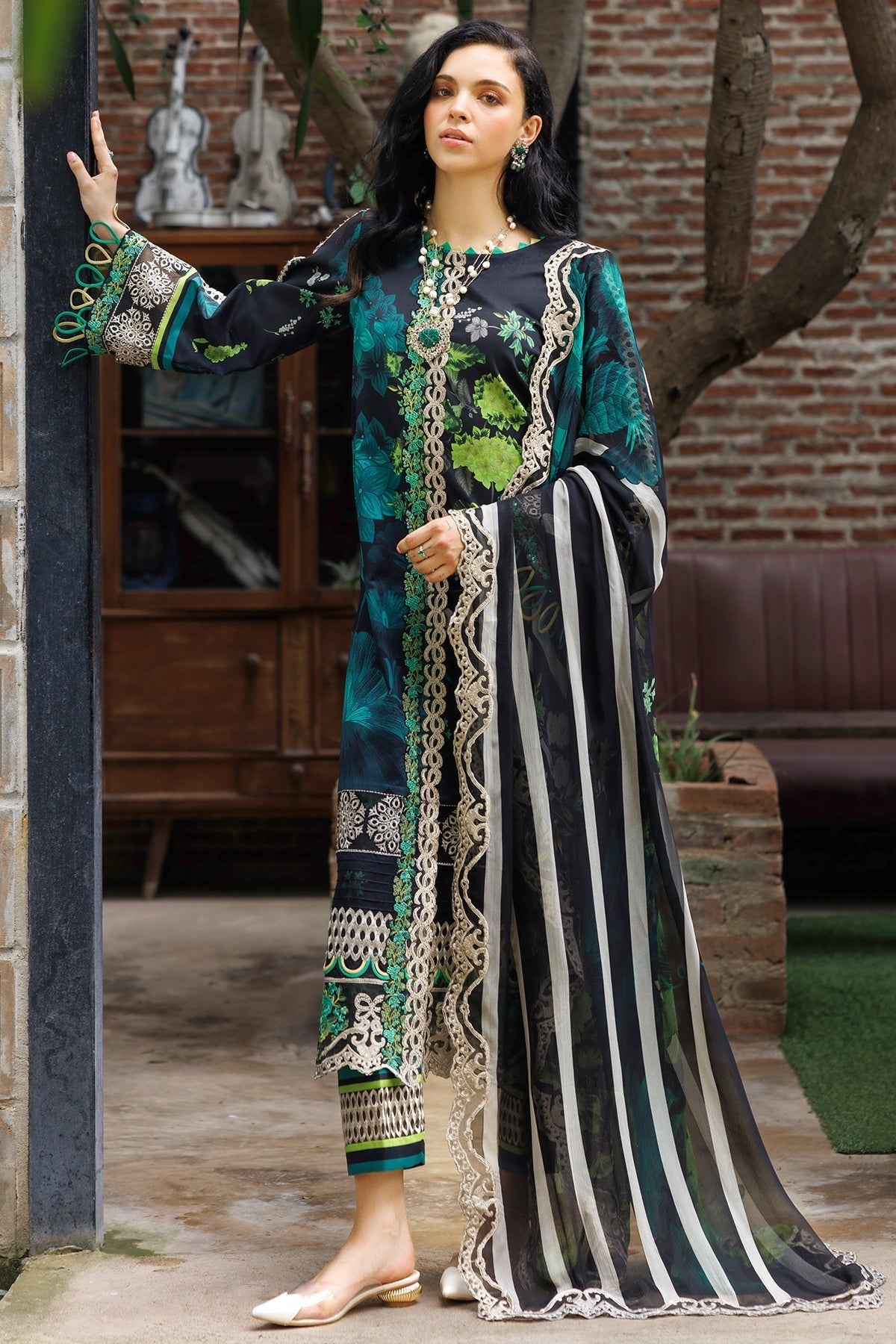 3-PC stitched Embroidered Lawn Dress - Extra Large
