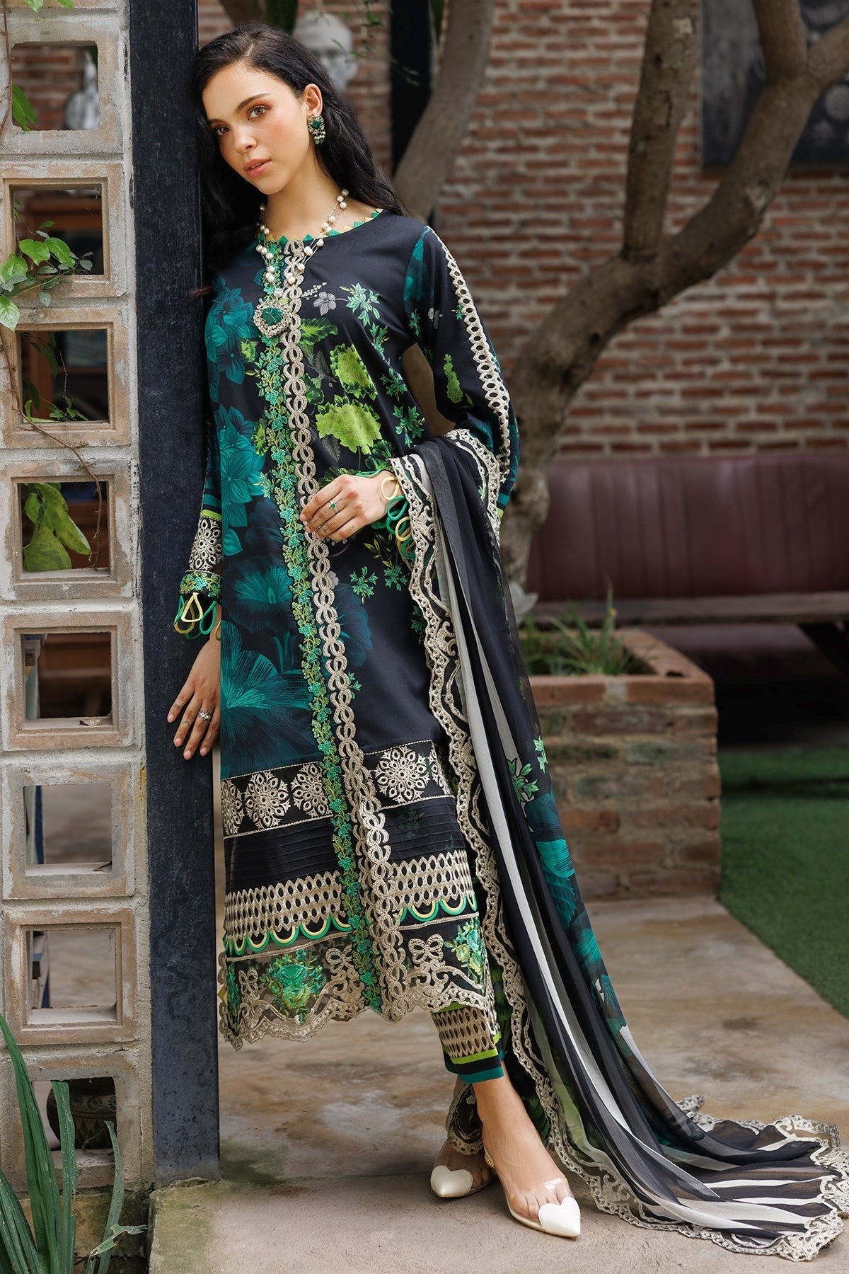 3-PC stitched Embroidered Lawn Dress - Extra Large