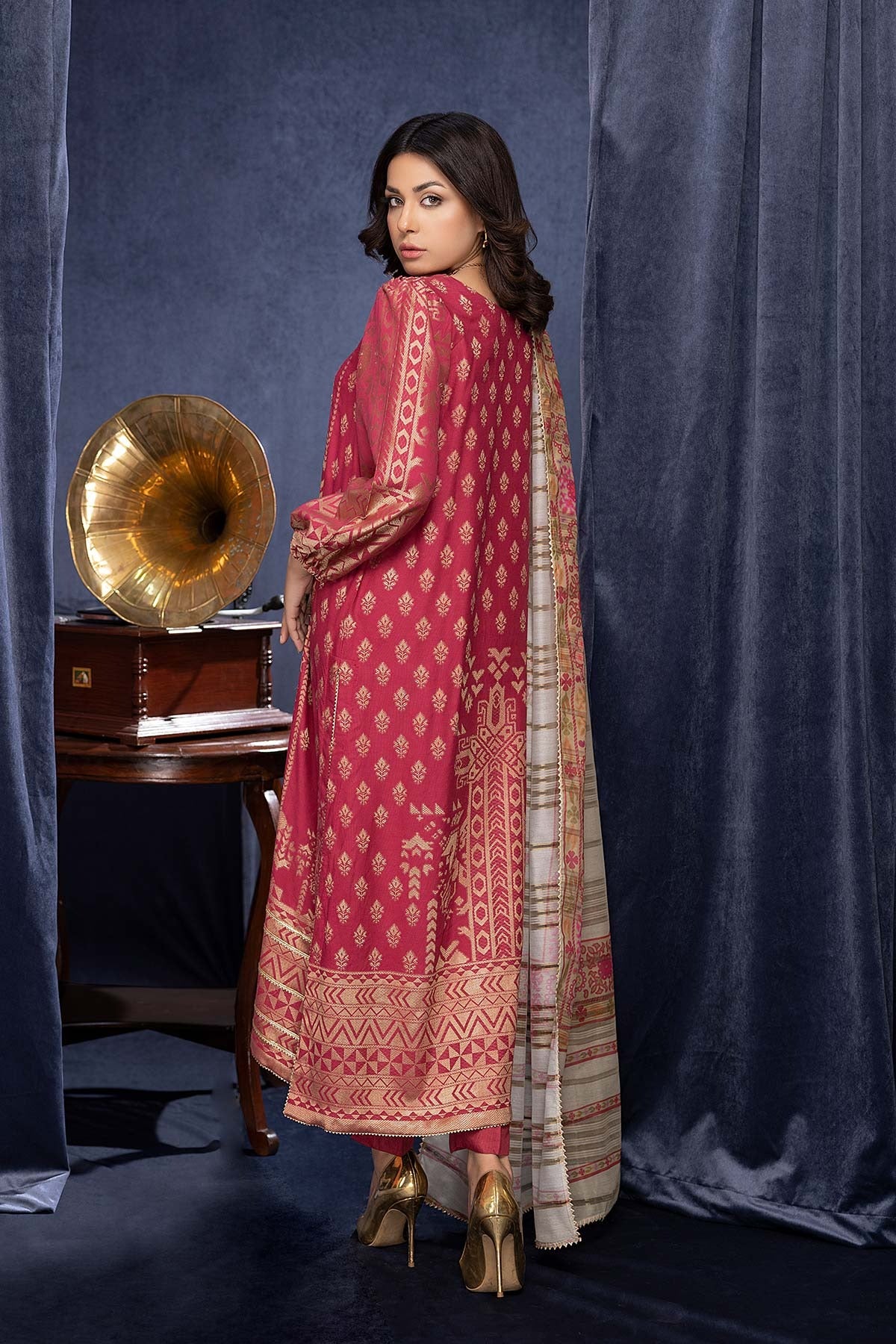 3-Pc RTW Broshia Jecquard Shirt With Zaari Dupatta and Qlot Trouser