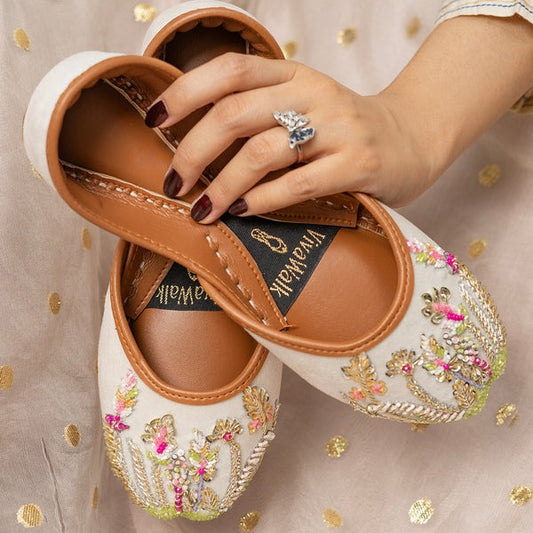 Snow Vine – Artisan Velvet Khussa with Intricate Traditional Embellishments