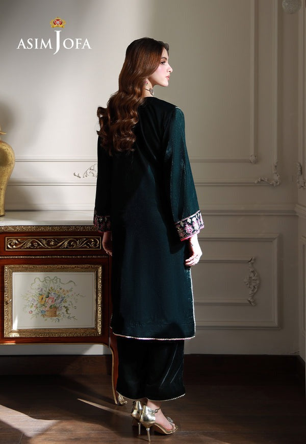 Bottle Green Velvet Ensemble – Embroidered V-Neck Shirt with Bird Motifs & Lace-Finished Trousers