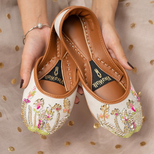 Snow Vine – Artisan Velvet Khussa with Intricate Traditional Embellishments