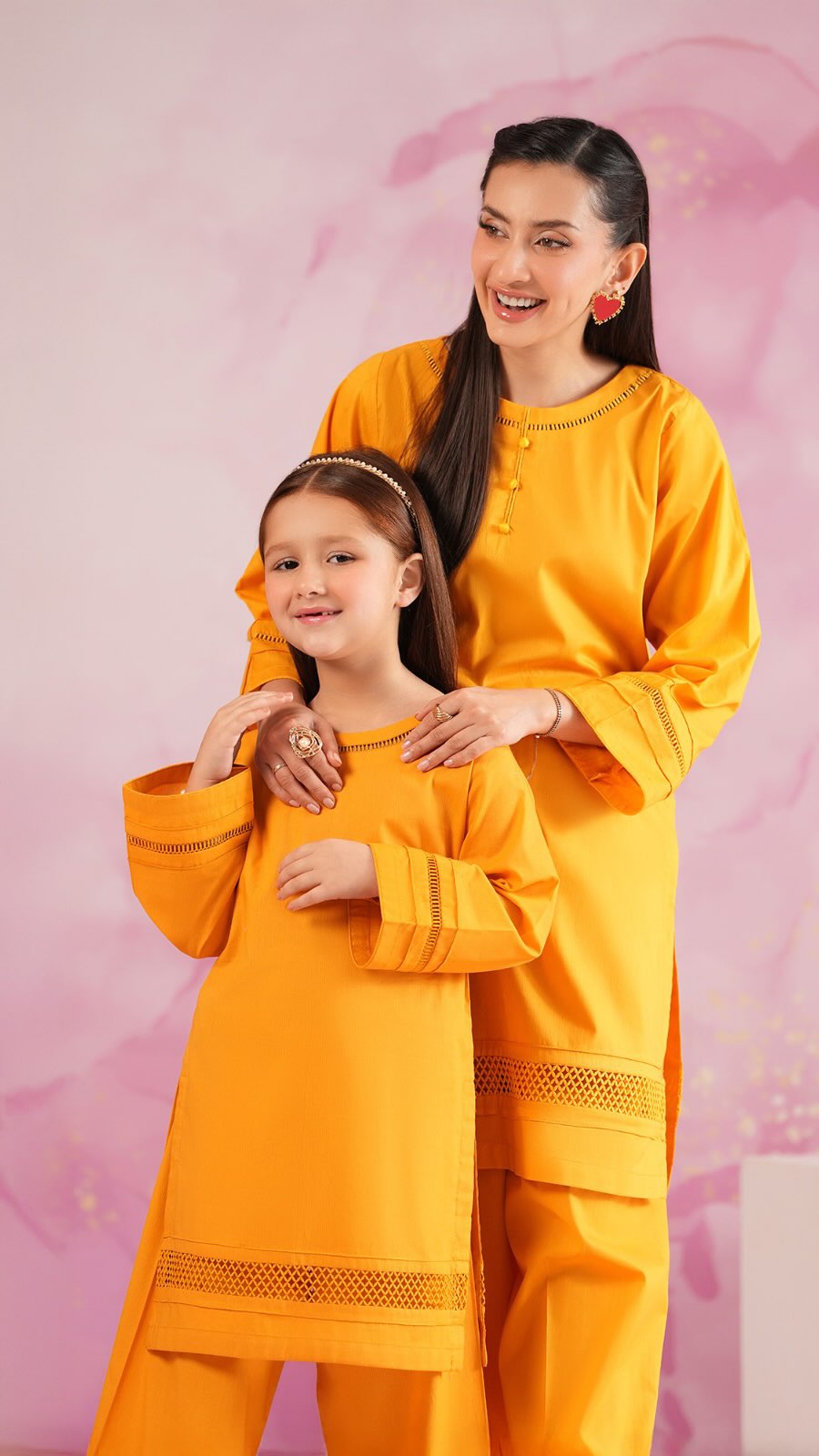 2-Piece Textured Lawn Summer Ensemble with Lace Accents – Lightweight & Comfortable