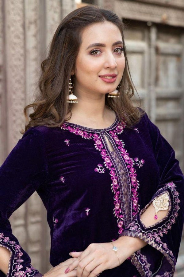 Phulkari Royale – Purple Velvet Handworked Ensemble