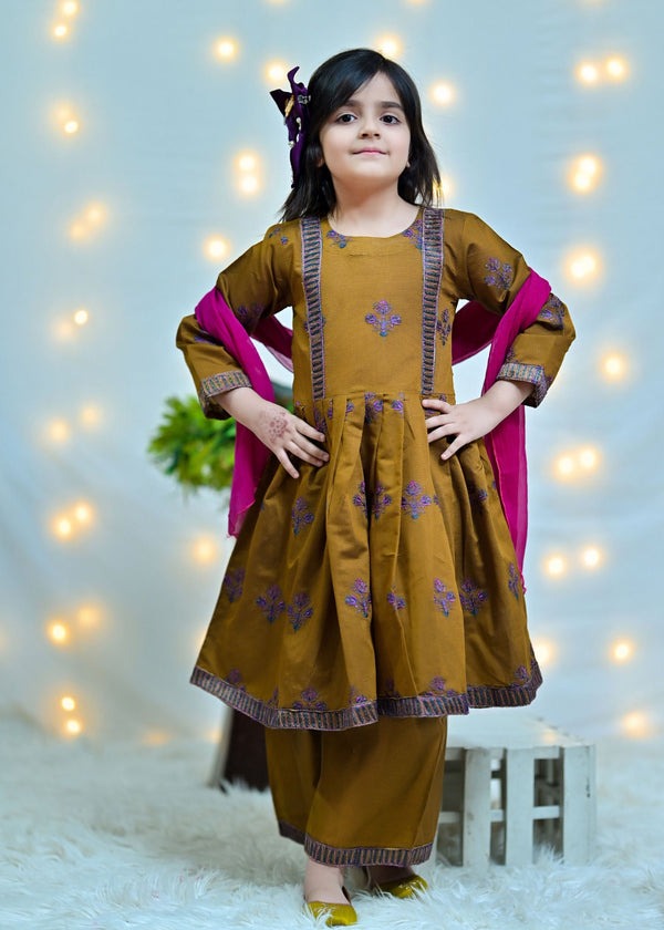 Classic Khadi Beauty – Embroidered Ensemble with Flowing Crinkle Dupatta