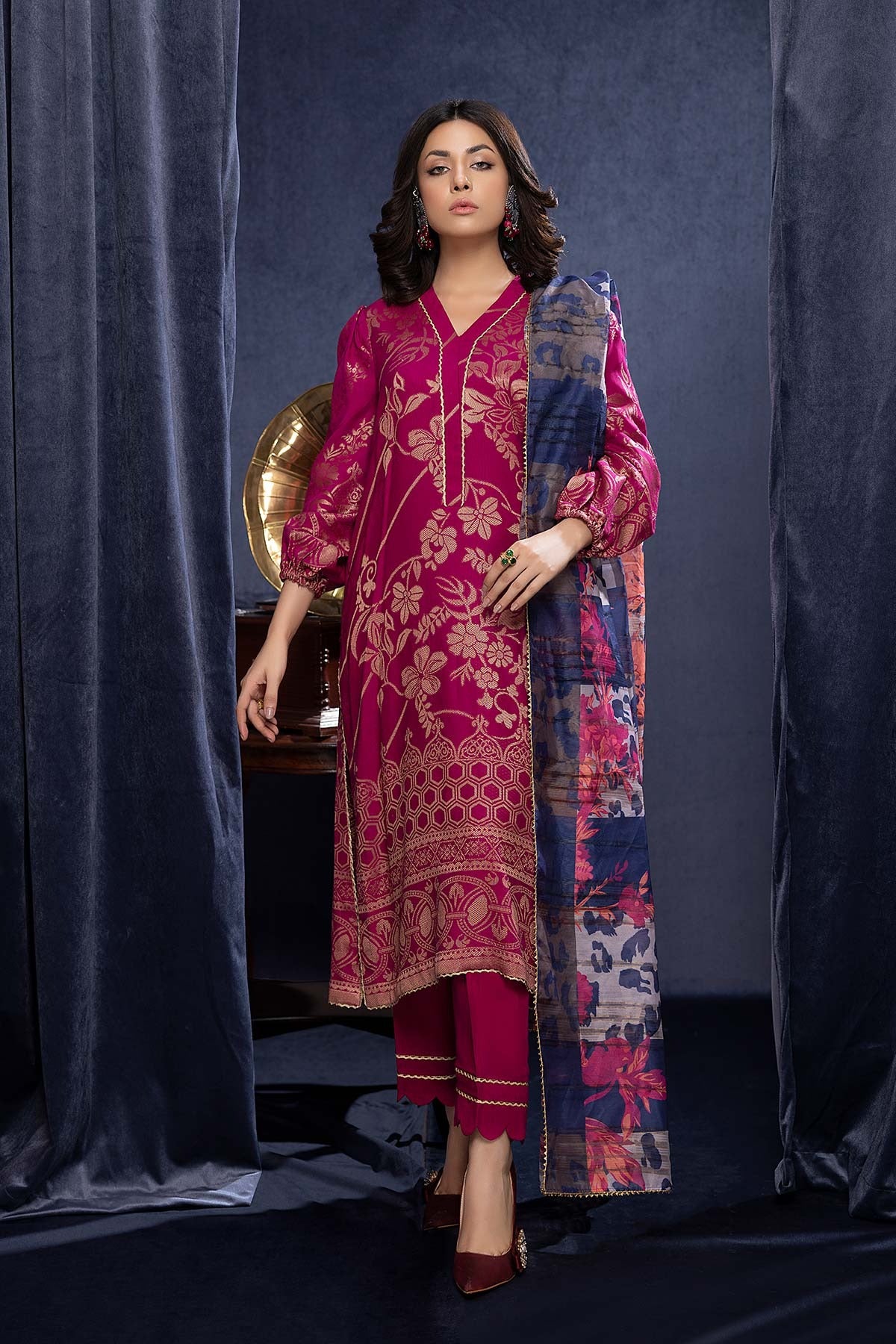 3-Pc RTW Broshia Jecquard Shirt With Zaari Dupatta and Qlot Trouser