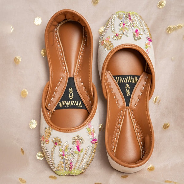 Snow Vine – Artisan Velvet Khussa with Intricate Traditional Embellishments