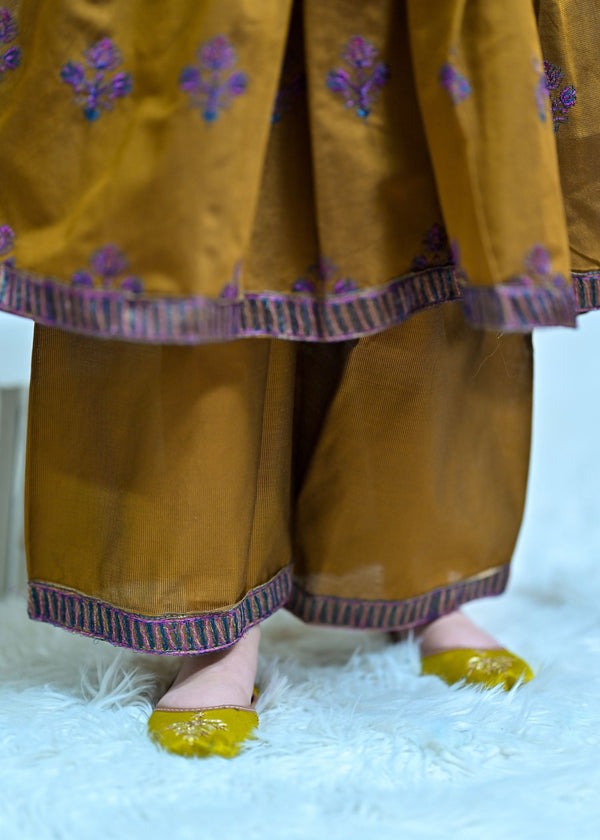 Classic Khadi Beauty – Embroidered Ensemble with Flowing Crinkle Dupatta