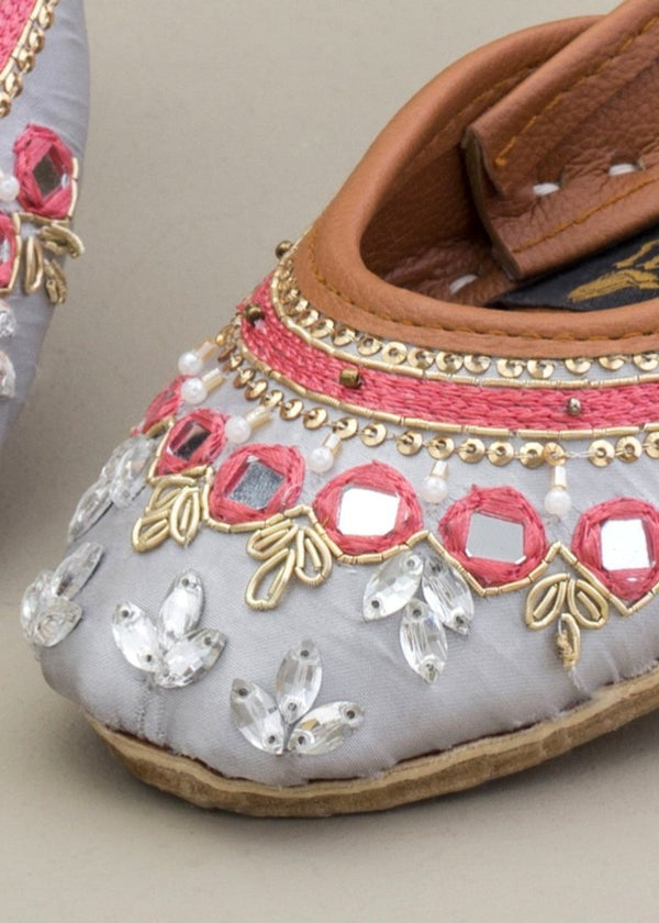 Timeless Silk Heritage – Luxury Handmade Khussa